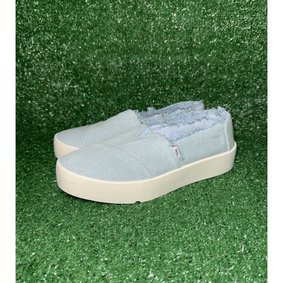 Toms‎ Verona Slip On Denim Blue Distressed Shoes Walking Sneakers Women’s Size 9 - Picture 3 of 9